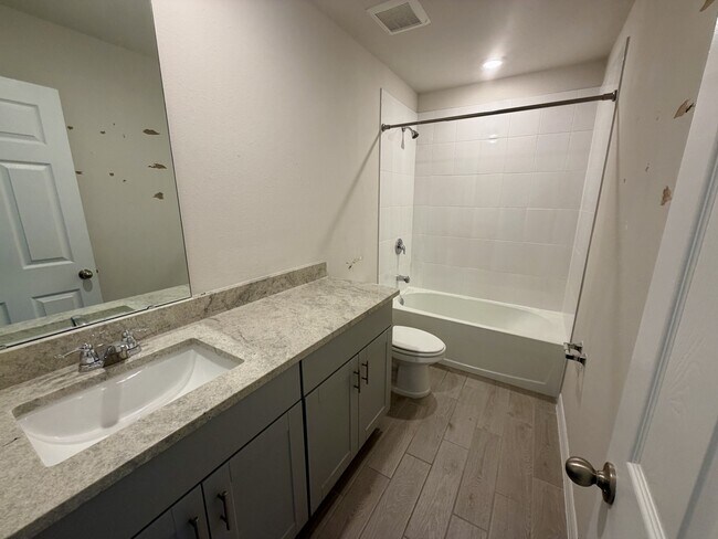 Building Photo - 335 Sarah Nicole Way