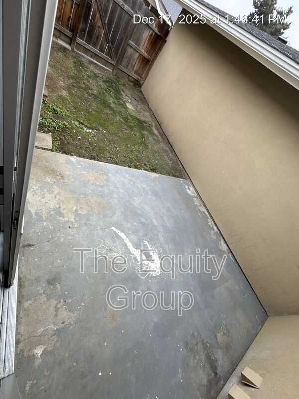 Building Photo - 2726 S Sallee Ct