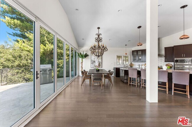 Building Photo - 3782 Berry Dr