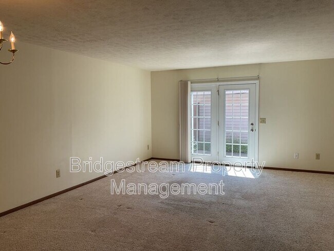 Building Photo - 4579 Burchdale St