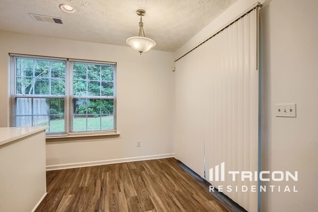Building Photo - 134 Oak Grove Pl
