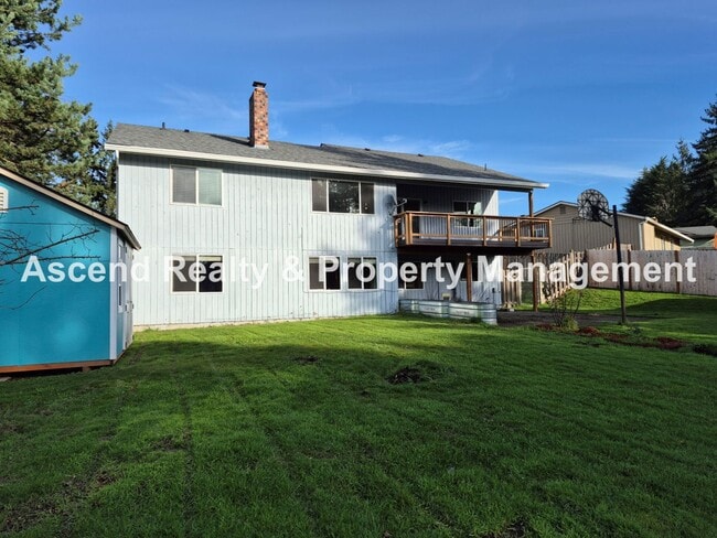 Building Photo - Need Space? This is the Place! Available NOW~Beautifully Updated 4Bed/3Bath Backs to Park Pets OK