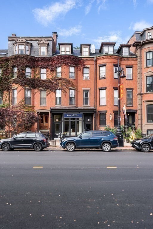 Building Photo - 597 Tremont St