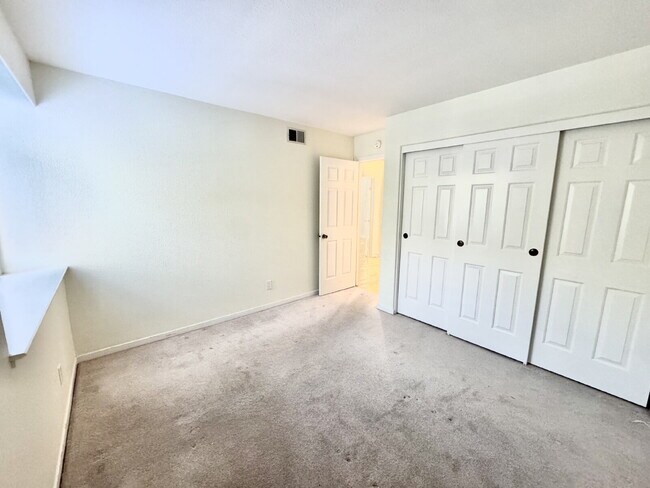 Building Photo - Bright 4 Bedroom San Jose Home With Tall Ceilings