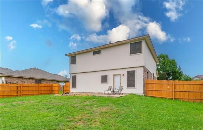 Building Photo - 3-bedroom 2.5 bathroom house for rent!