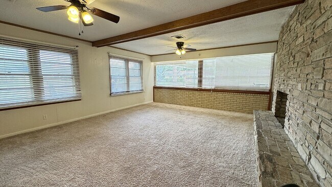 Building Photo - 204 Bastrop Drive