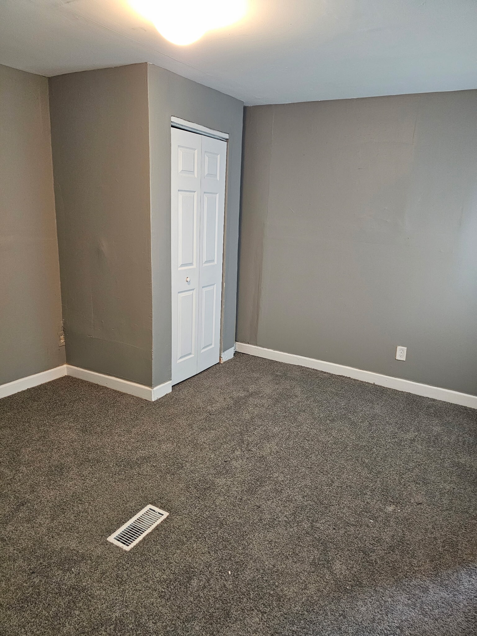 2nd bedroom continues - 4730 Pimlico Rd