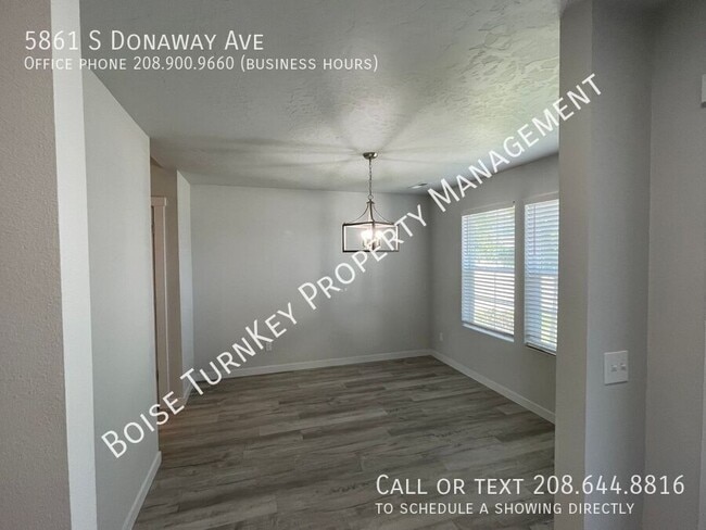 Building Photo - 5861 S Donaway Ave