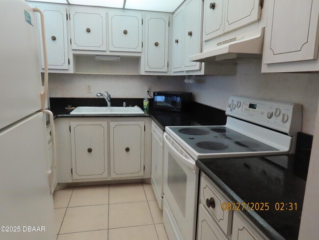 Building Photo - 3043 S Atlantic Ave