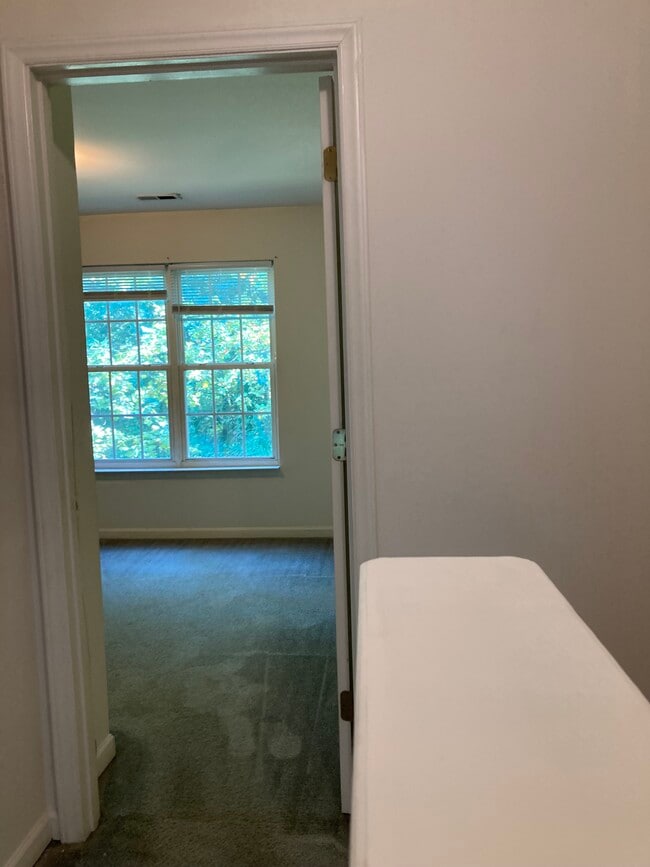 Building Photo - 65 Red Ln