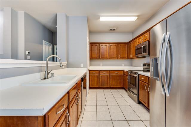Building Photo - 6412 Courtyards Dr