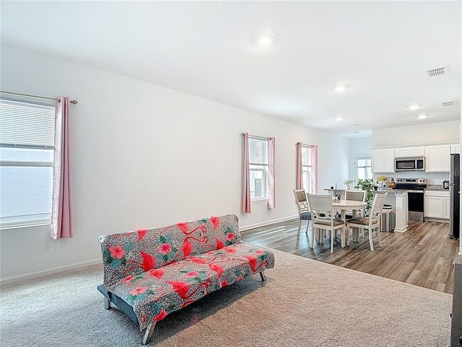 Building Photo - 38345 Honey Suckle Dr