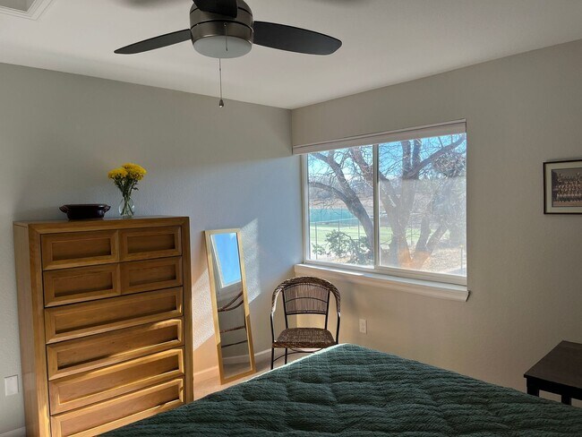 Building Photo - Large Two bedroom, Two Bath Furnished, all Inclusive short to mid term rental.