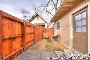 Building Photo - 460 Comal Ave