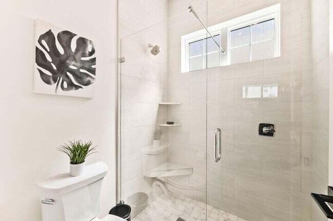Building Photo - 120 Suwanee Dr