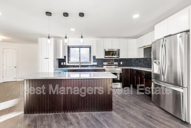 Building Photo - 554 Snow Hill Rd