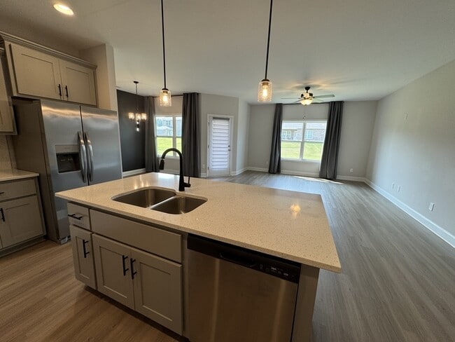 Building Photo - 16688 Demi Dr