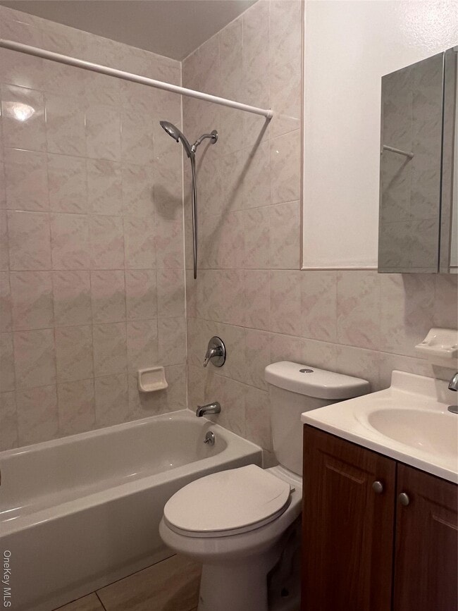 Building Photo - 1031 Halsey St