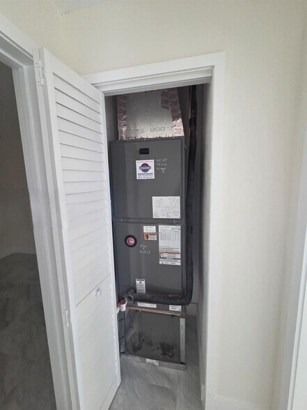 Building Photo - 2615 NW 62nd Ave