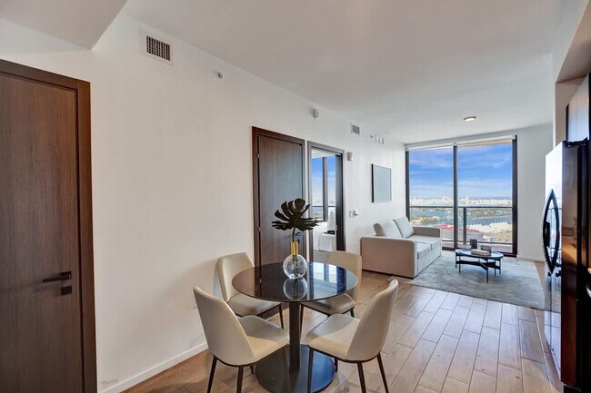 Building Photo - 398 NE 5th St