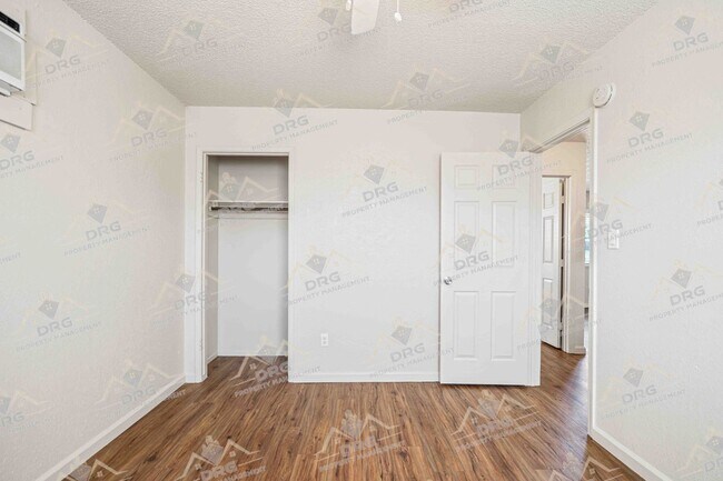 Building Photo - 711 Roselawn Ave