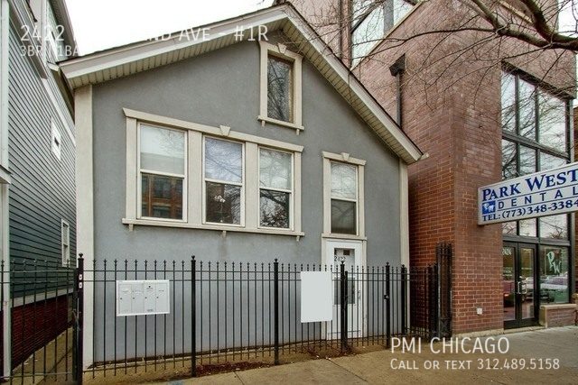 Building Photo - 2422 N Ashland Ave