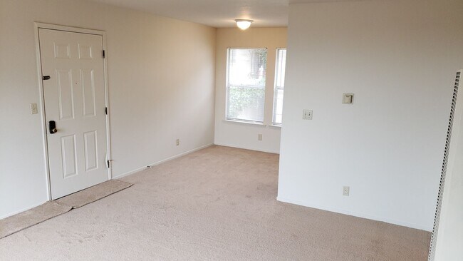 Building Photo - 5125 Panama Ave