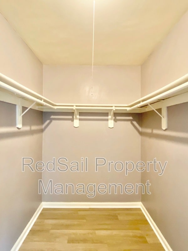 Building Photo - 5612 Picadilly Ln