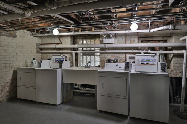 Building Photo - 1500 N Rockwell St