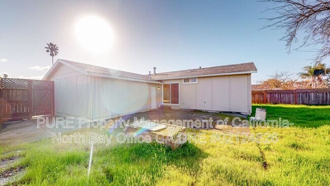 Building Photo - 1139 St Anthony Ln