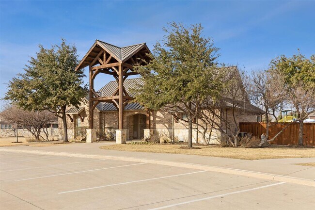 Building Photo - 4412 La Roche Ave