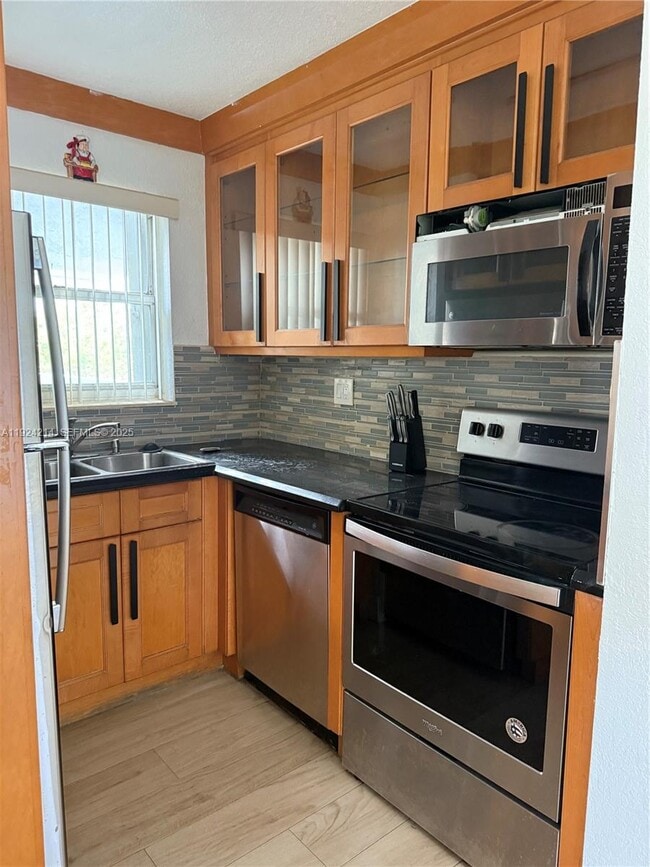 Building Photo - 100 Fontainebleau Blvd