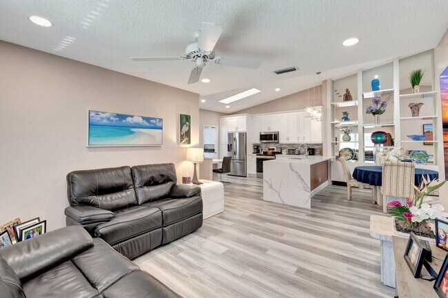 Building Photo - 6100 Waldwick Cir