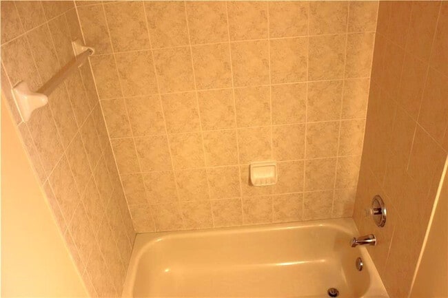 Building Photo - 10670 Old Hammock Wy