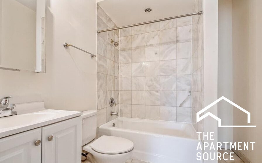 Building Photo - 1418 N Mohawk St