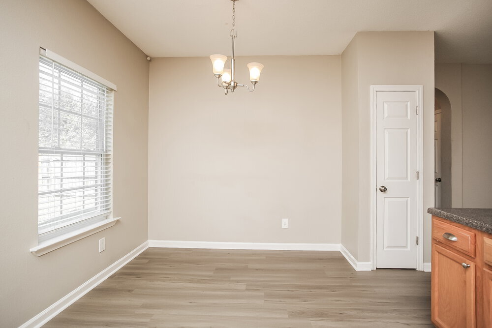 Building Photo - 9864 White Poplar Dr