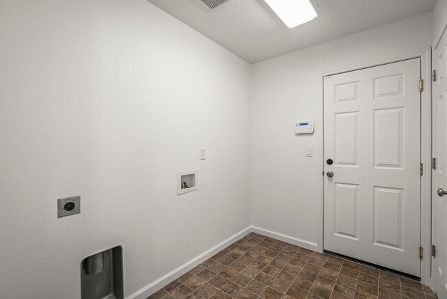 Building Photo - 4 Bedroom Home with Loft & Mountain Views ...