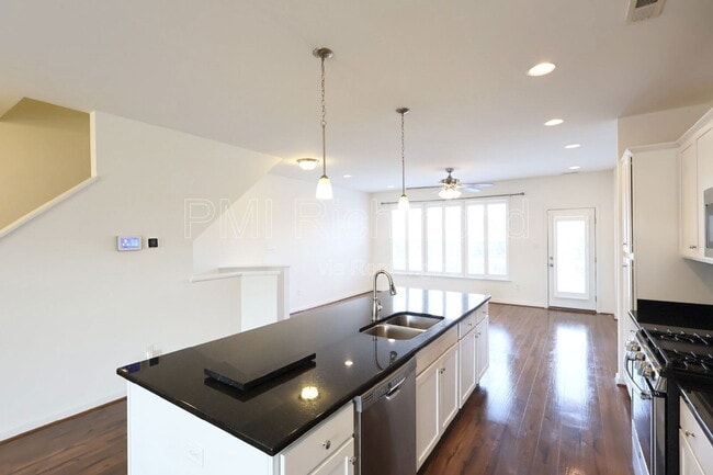 Building Photo - 12005 Rubystone Dr