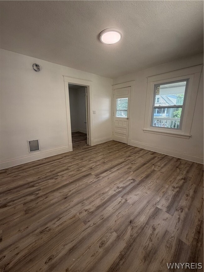 Building Photo - 1533 La Salle Ave