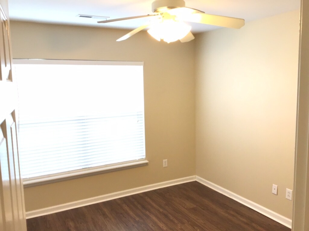 Building Photo - 5069 Carrington Ct