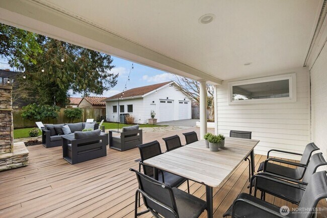 Building Photo - Exceptional Magnolia Home - Rare opportunity to live in Seattles Premier  Neighborhood