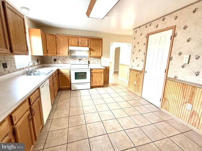 Building Photo - 402 Kiamensi Rd