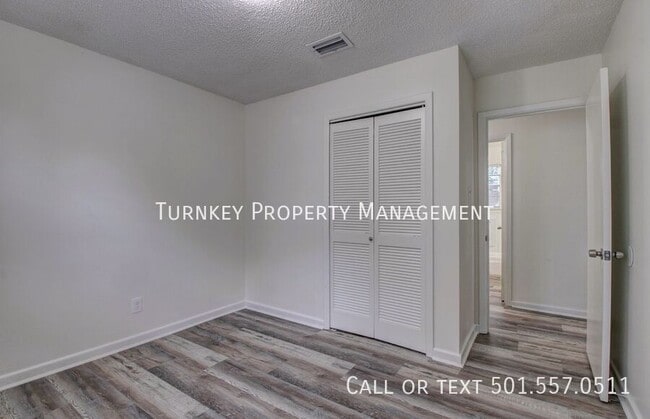 Building Photo - 319 Malibu Dr