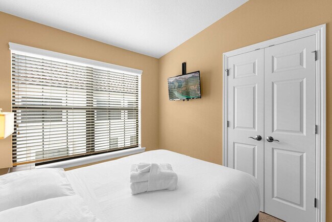 Building Photo - 14545 Damai Ln