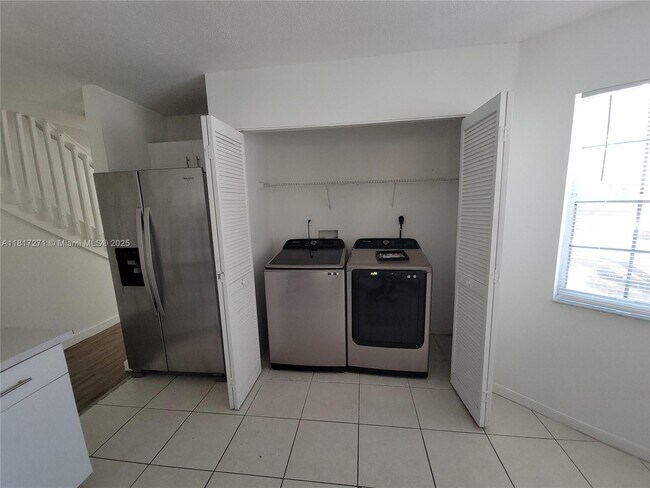 Building Photo - 6965 NW 173rd Dr
