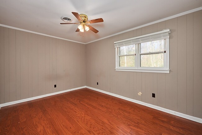 Building Photo - Coming Soon: 2BR, 1 BA duplex in Greenbrier (upstairs/ main floor unit)