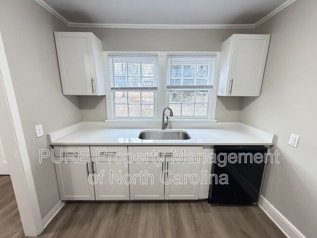 Building Photo - 231 Fairview Dr