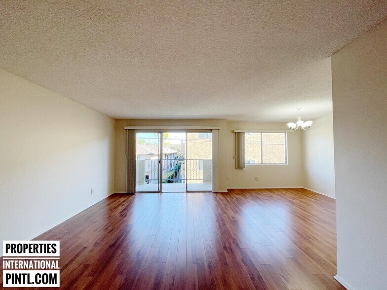 Building Photo - 350 S Oakland