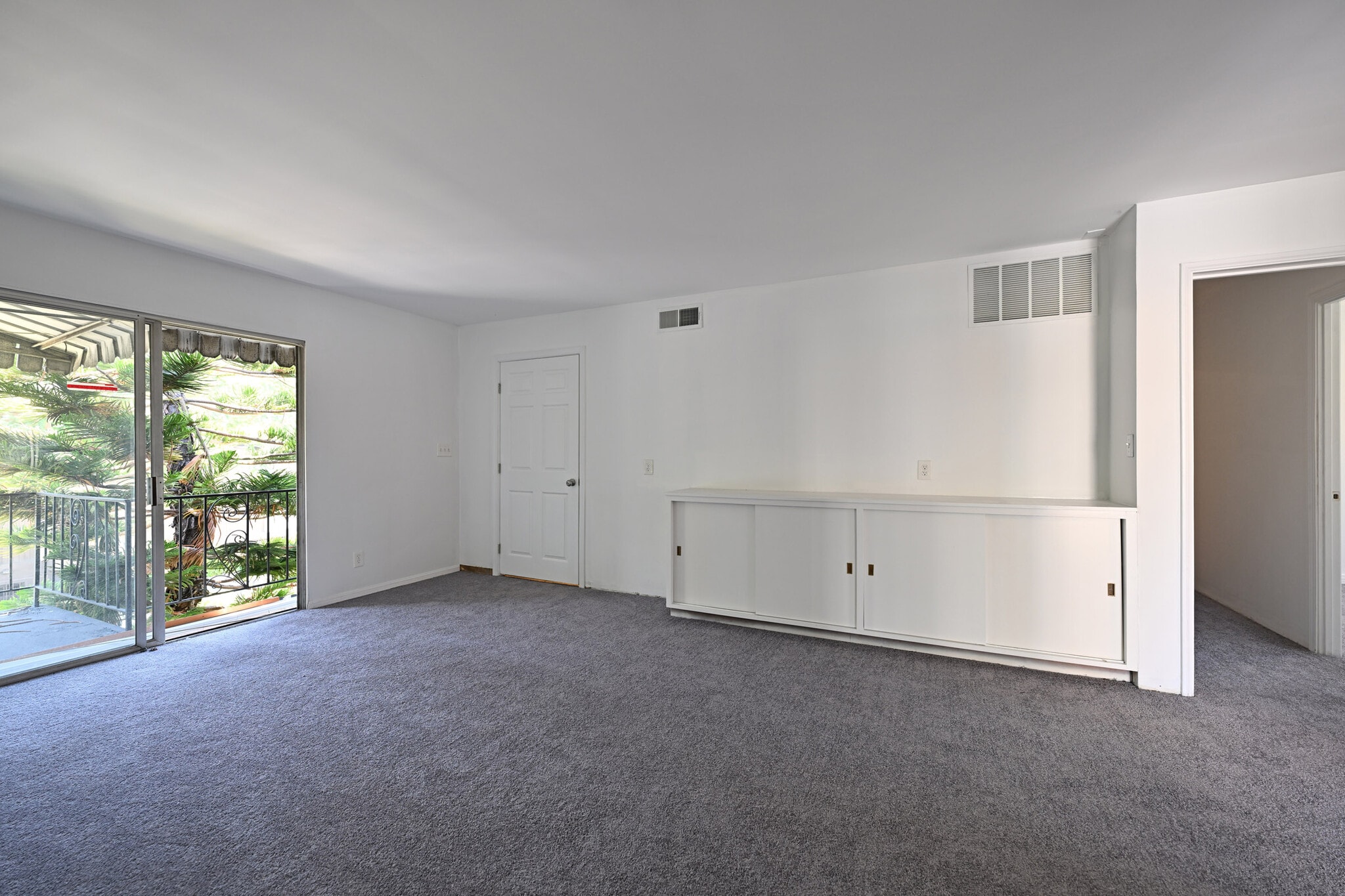 Building Photo - 11063 Ohio Ave