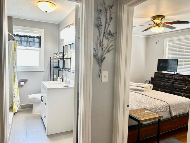 Building Photo - 5057 Blackburn St